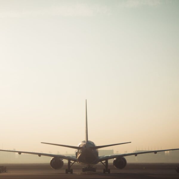 Peur de l’avion : définition, causes et symptômes de l’aérophobie