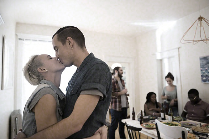 Le baiser : un échange intensif de bactéries