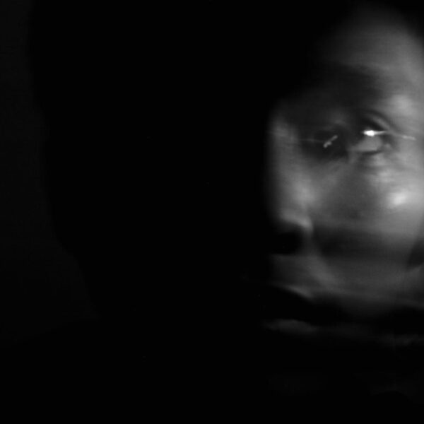 Insomnie et peur du noir : comprendre le lien entre nyctophobie et troubles du sommeil