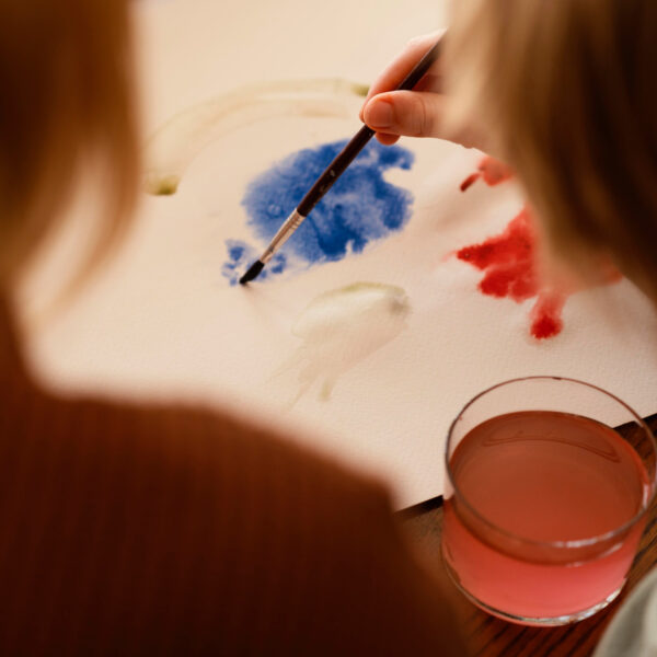 Comment l’art-thérapie favorise le développement personnel