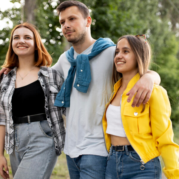 Grandir sans complicité fraternelle : comment cela impacte l'âge adulte ?