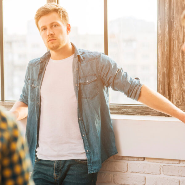 Pourquoi est-ce que je dis toujours ce que les gens veulent entendre ?