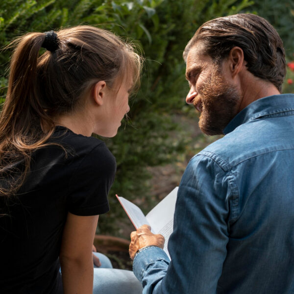 Comment recréer un lien avec ma fille lorsqu'elle s'éloigne ?