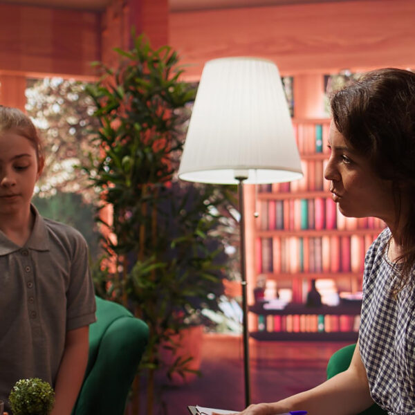 Comment la Gestalt-thérapie propose des approches créatives et pratiques pour résoudre les conflits