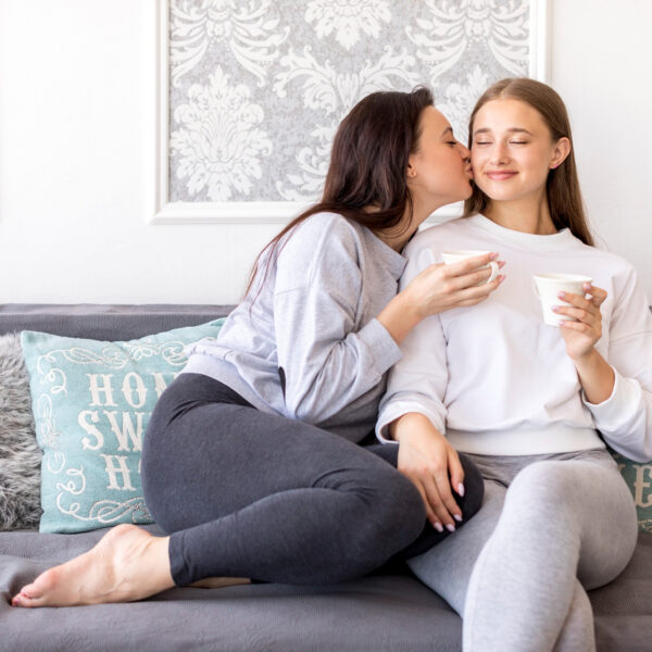 Ma fille refuse de quitter le cocon familial : comment l’amener vers l’autonomie ?