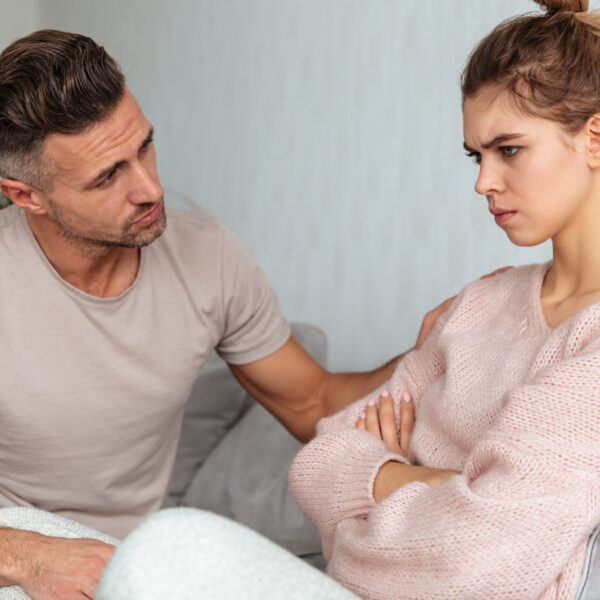 Quand la méfiance détruit la relation : vivre sous tension avec un partenaire paranoïaque