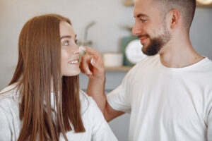 Respecter les besoins de l'autre : la clé d'un couple harmonieux