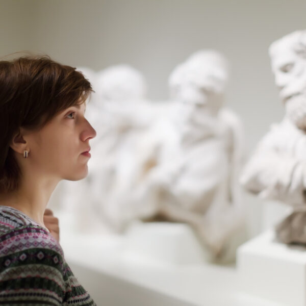 Les expériences célèbres en psychologie : quelles découvertes ont marqué l’histoire ?