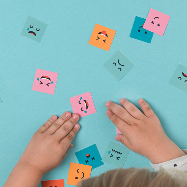 Comment aider son enfant à identifier et nommer ses émotions ?