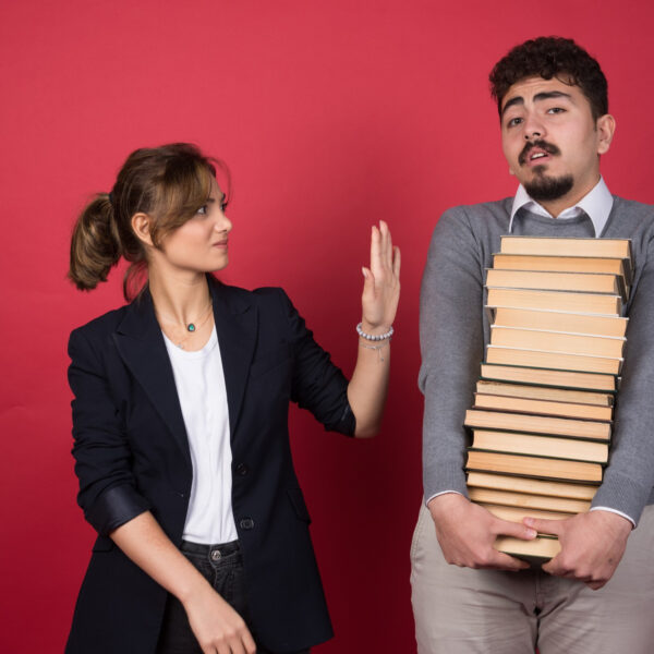 Définition de l'égoïsme : comprendre un trait de caractère souvent mal perçu