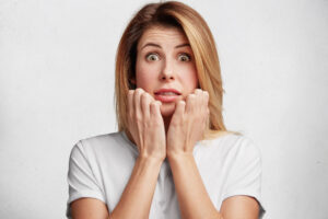 Le rôle de la dopamine et de la sérotonine dans la régulation des peurs excessives