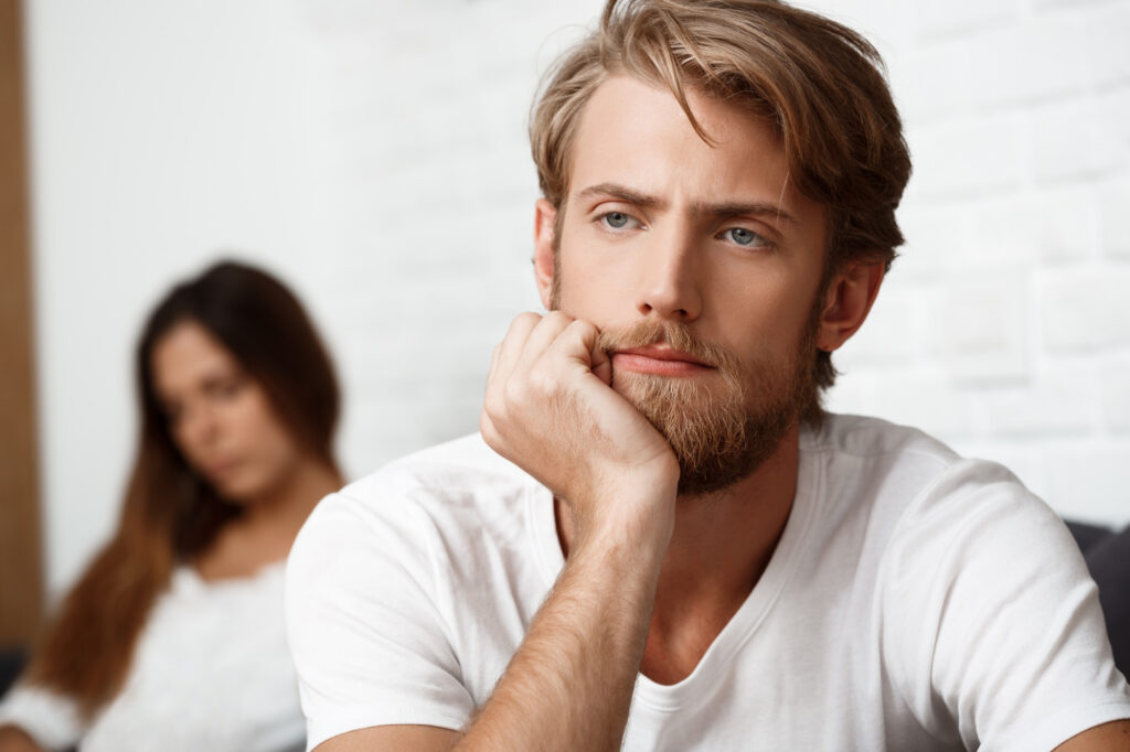 Mon partenaire ne veut pas parler après une dispute : comprendre ce silence et en sortir