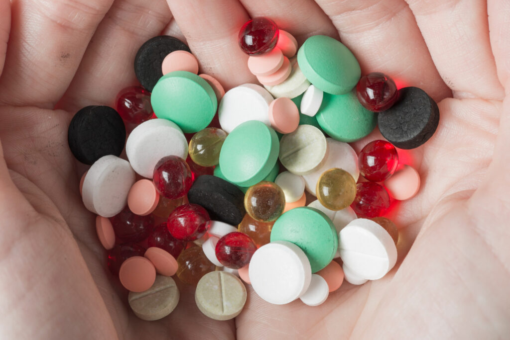 Quels médicaments ciblent les réactions biologiques des phobies ?