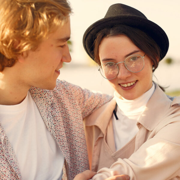 Être le grand frère ou la grande sœur : un rôle de modèle à assumer