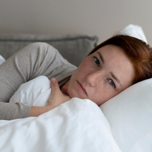 L’insomnie liée aux douleurs chroniques : comment mieux dormir malgré la souffrance ?