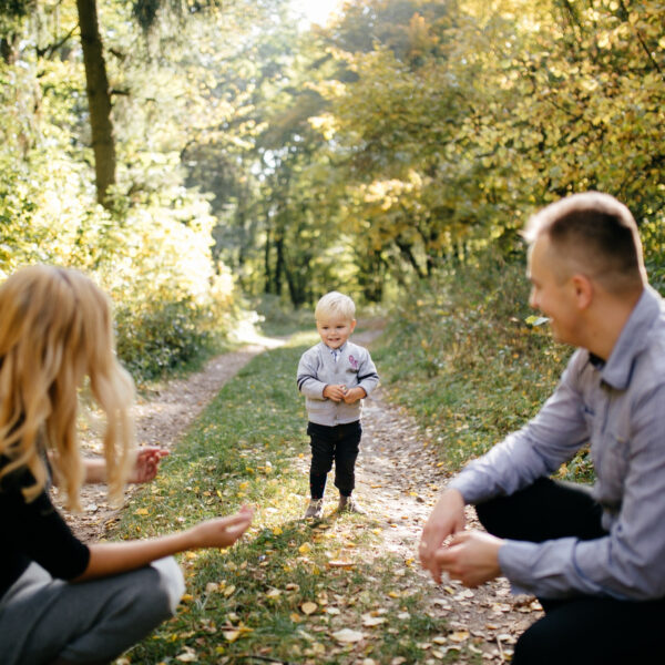 Quand le petit dernier arrive : gérer la transition pour l’aîné
