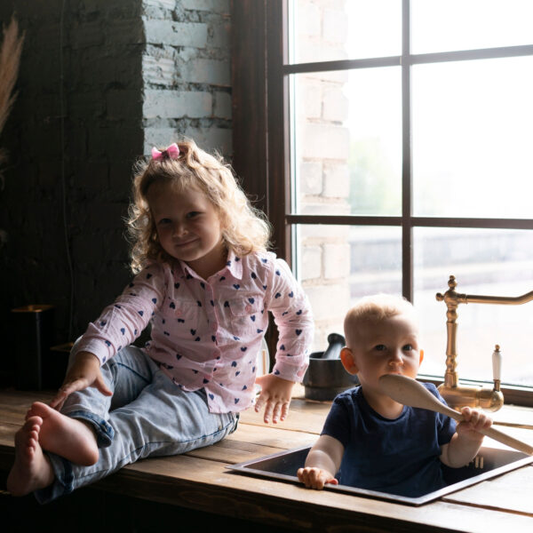 Les tâches du quotidien adaptées à chaque âge : que confier à son enfant ?