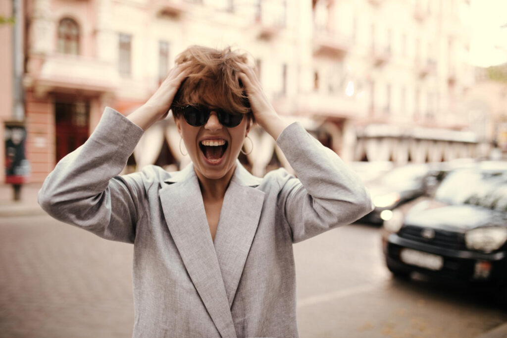 Pourquoi le stress peut-il provoquer des réactions émotionnelles excessives ?