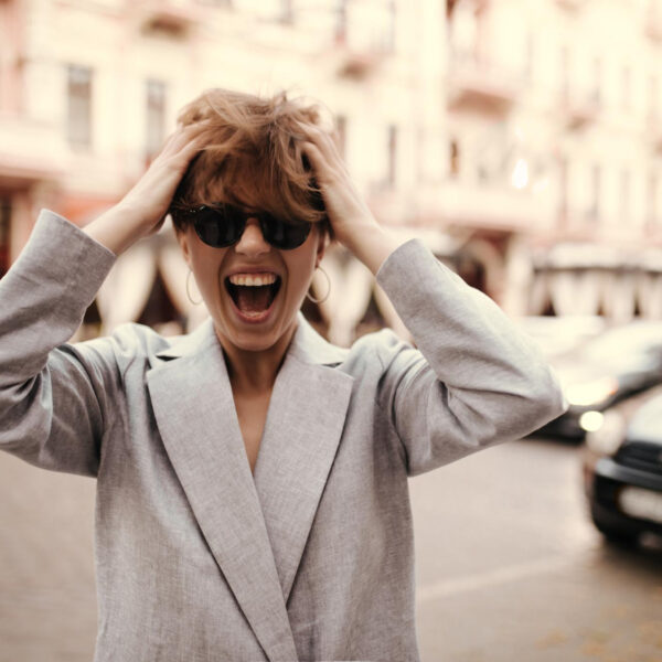 Pourquoi le stress peut-il provoquer des réactions émotionnelles excessives ?