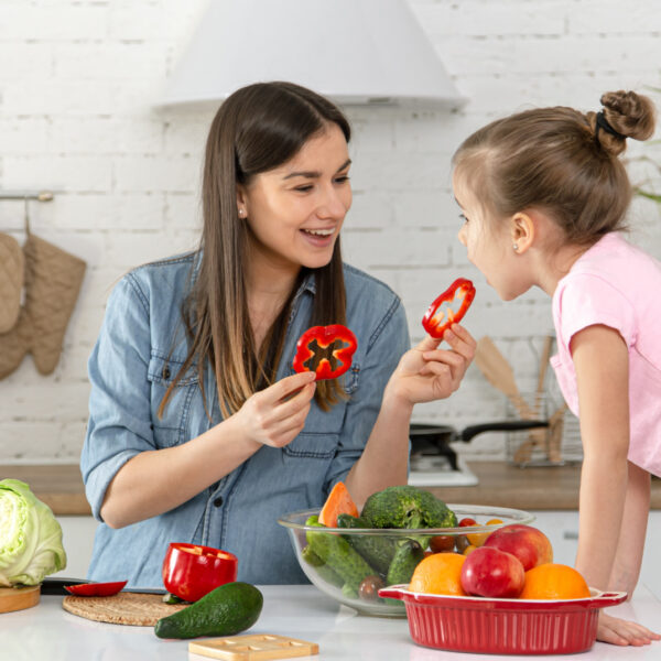 Comment aider un enfant à aimer les fruits et légumes ?