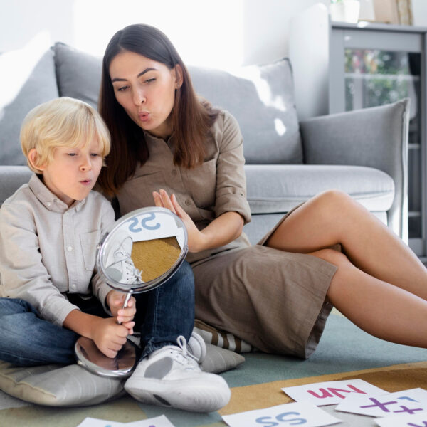 Comment se développe le langage chez l’enfant selon les grandes théories du développement ?