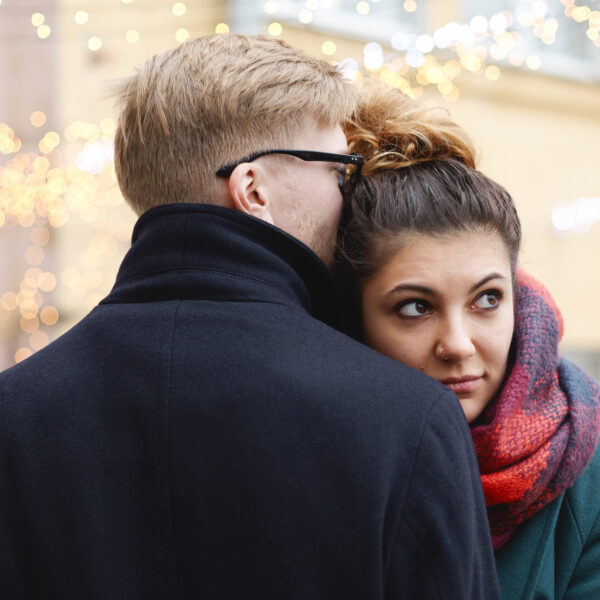 Fantasmer sur quelqu’un d’autre : est-ce une menace pour le couple ?