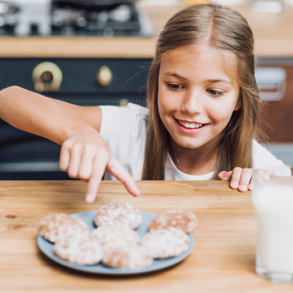 Faut-il interdire le sucre aux enfants ? Les bonnes alternatives