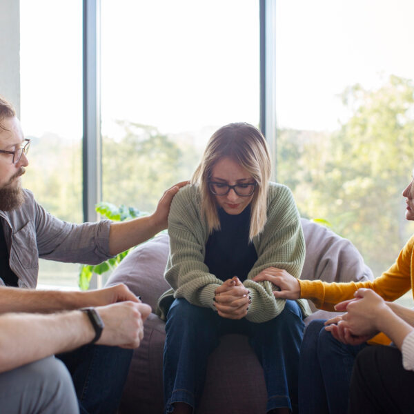 L’anxiété sociale : comment la psychothérapie peut-elle aider à reprendre confiance ?