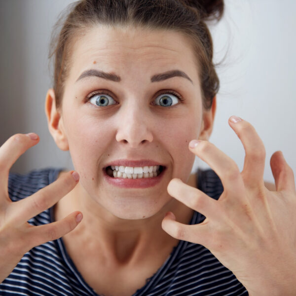 Le bruxisme (grincement des dents) : pourquoi cela arrive-t-il la nuit ?