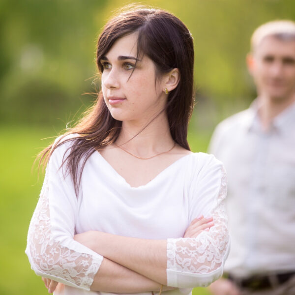 Pourquoi ma fille fuit les relations amoureuses ?