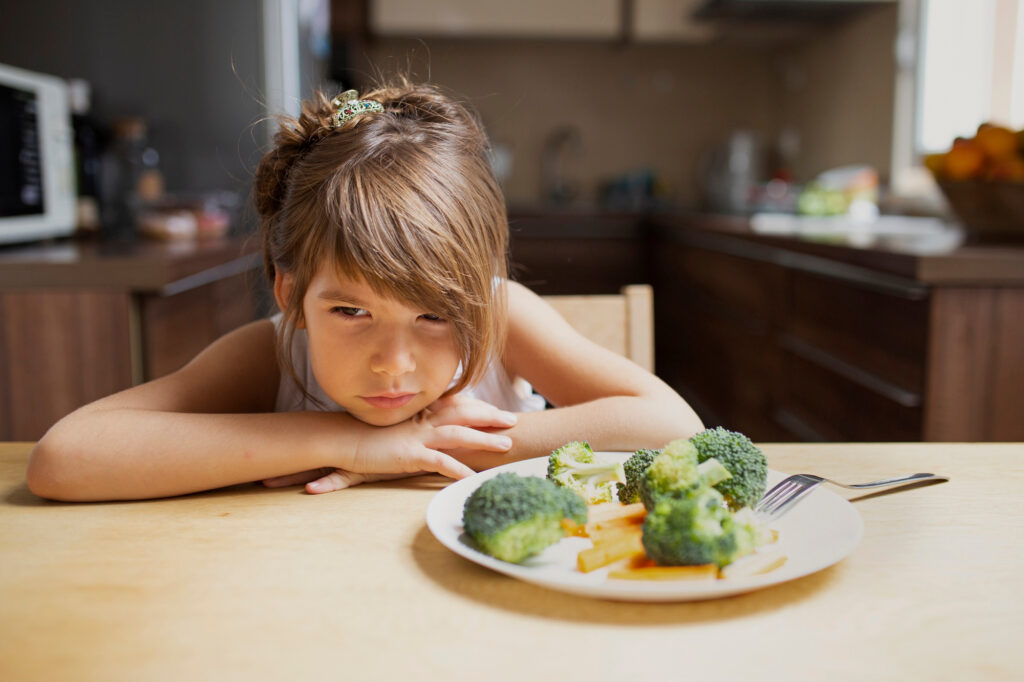 Pourquoi mon enfant refuse de manger certains aliments ?