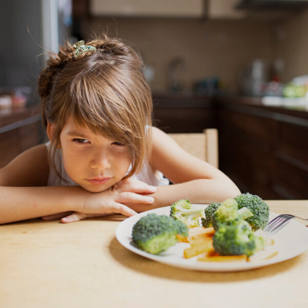 Pourquoi mon enfant refuse de manger certains aliments ?