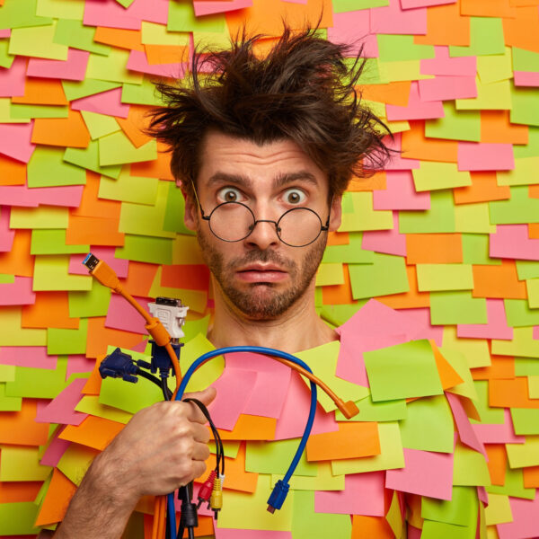 Comment le stress peut-il engendrer des comportements compulsifs comme l’alimentation excessive ou les conduites addictives ?