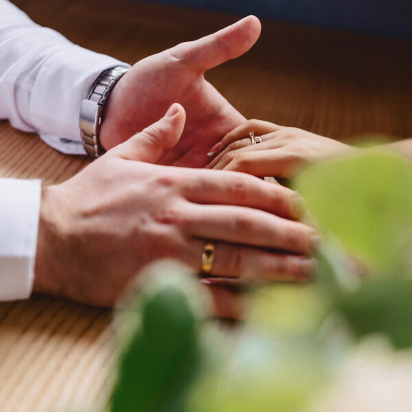 Comment savoir si c’est le bon moment pour se fiancer ?