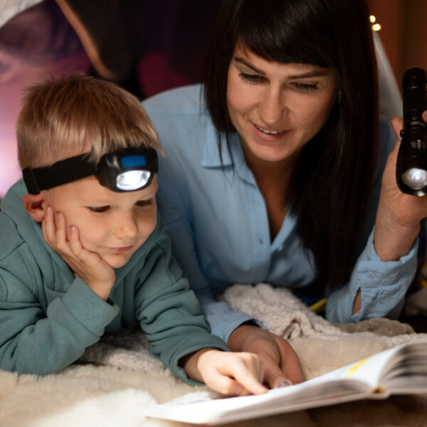 Le rôle de la lecture et des histoires dans l’apaisement avant le coucher chez l’enfant