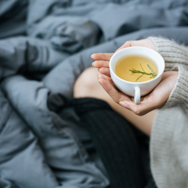 Les bienfaits d’une tisane ou d’une boisson chaude avant de dormir