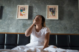 Le bruit dans la chambre : faut-il un silence total ou un bruit de fond pour mieux dormir ?