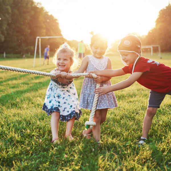 Les jeux en extérieur qui favorisent l’activité physique chez l’enfant