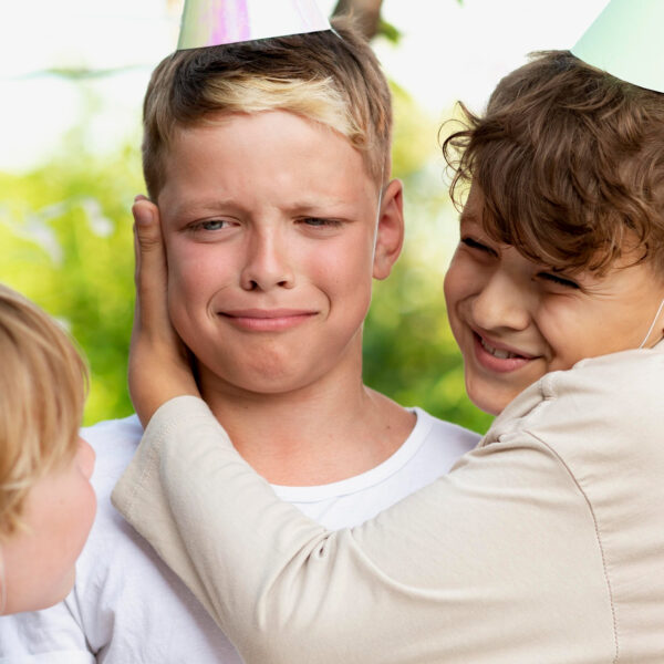 Comment apprendre à son enfant à gérer les conflits avec ses amis ?