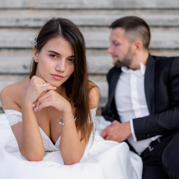 Doute avant le mariage, simple vertige ou signal plus sérieux