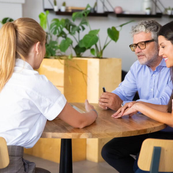 Existe-t-il des centres publics ou des associations proposant des thérapies gratuites ou à bas coût ?