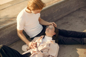 Les blessures du passé et leur impact sur la peur de l’engagement