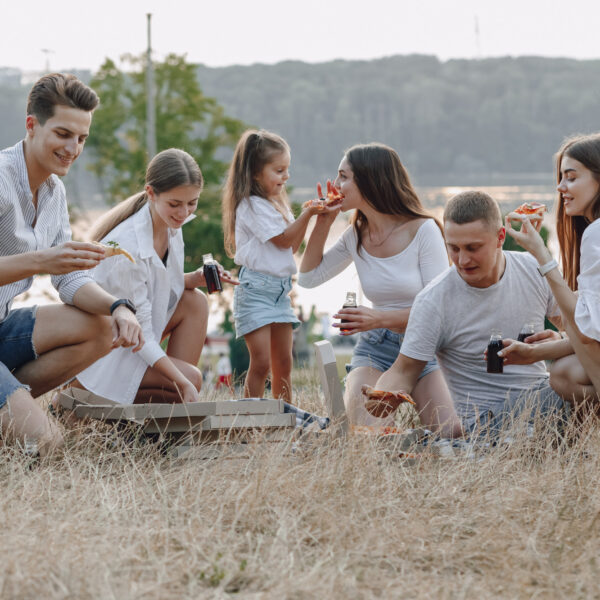 Mariage et vie sociale : préserver ses amitiés et ses liens familiaux