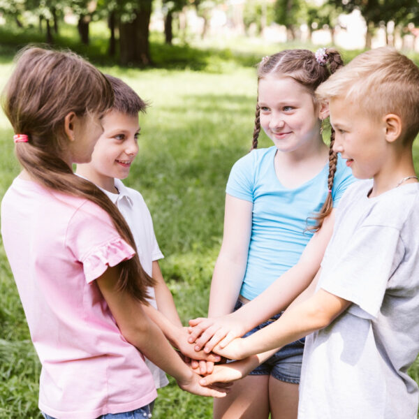Pourquoi les amitiés sont essentielles au développement des enfants ?