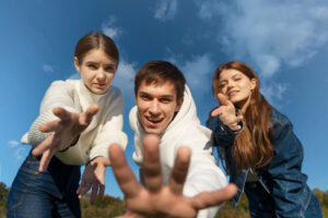 Ces protections invisibles qui réduisent le risque d’addiction chez les jeunes