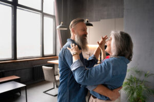 Créer de nouvelles relations à l’âge adulte sans se sentir déplacé