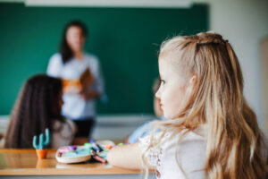 Apprendre à un enfant à chercher une solution sans gagner à tout prix