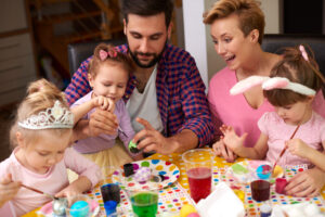 Créer en famille permet de partager un moment sans chercher la performance