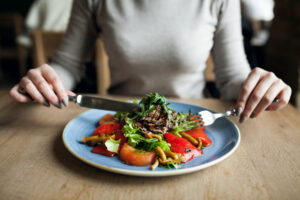 Des repas réguliers peuvent-ils aider à prévenir les addictions ?