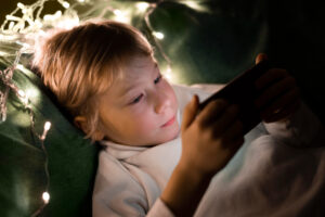 Les erreurs autour du sommeil des enfants, ces habitudes bien intentionnées qui entretiennent les difficultés